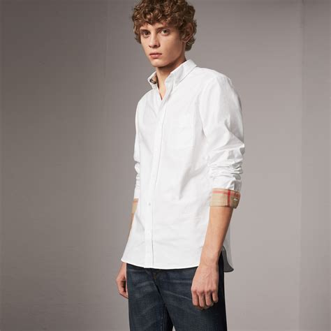 camicie uomo slim burberry|Camicia in cotone con vestibilità slim (Noce moscata) .